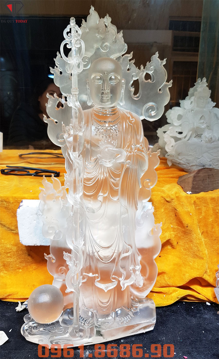 Tượng phật địa tạng vương bồ tát bằng đá thạch anh trắng