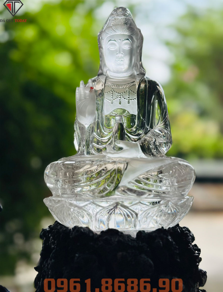 Tượng phật quan âm bằng đá thạch anh trắng